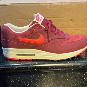 AIR MAX 1 ESSENTIAL